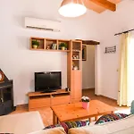 Sis Quartons Holiday home