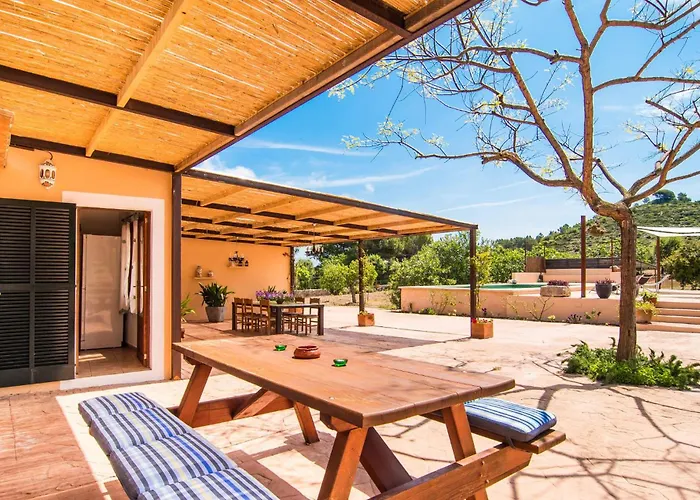 Sis Quartons Holiday home *